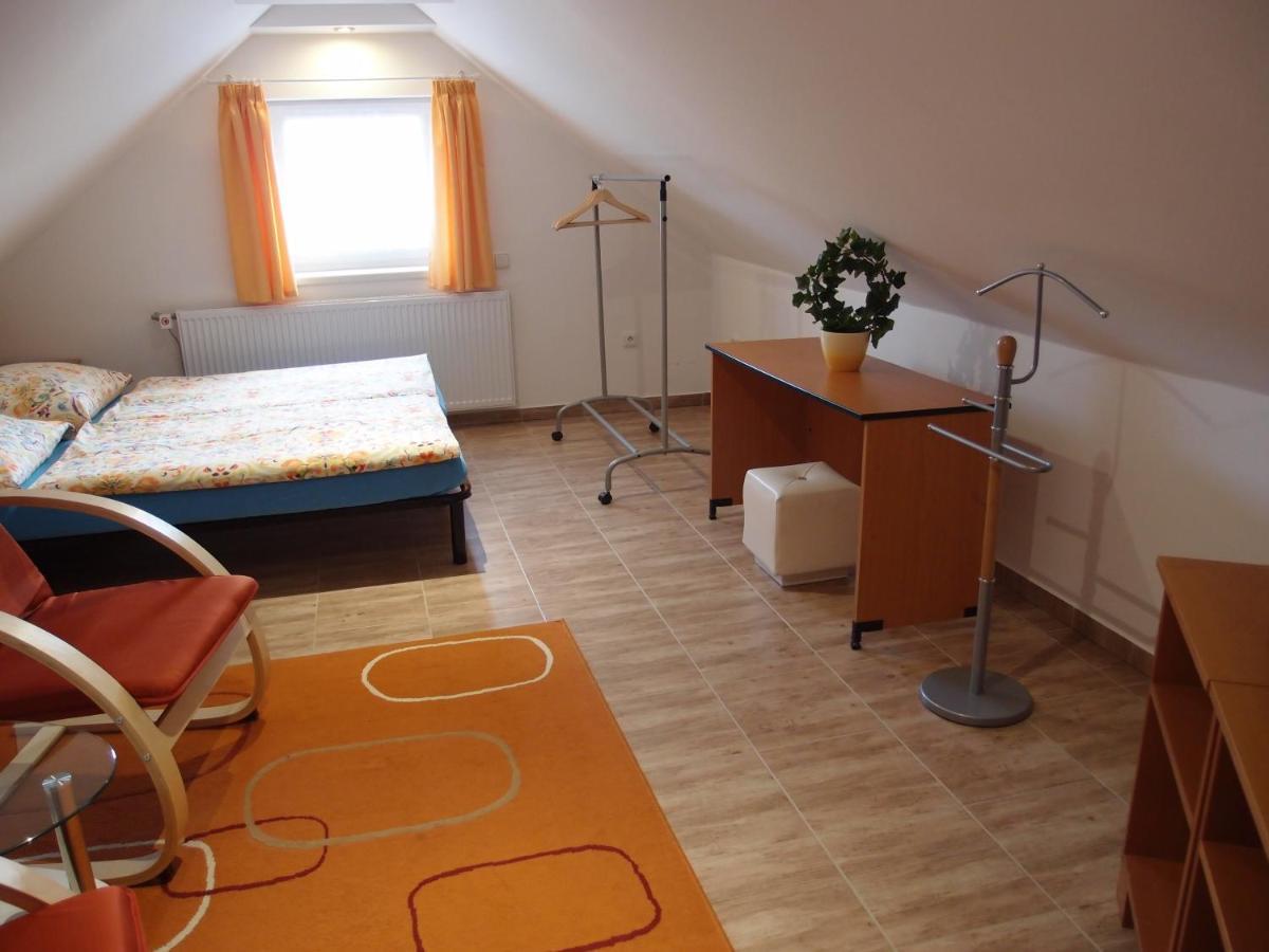 Penzion Cabak Vrchlabí Exteriör bild